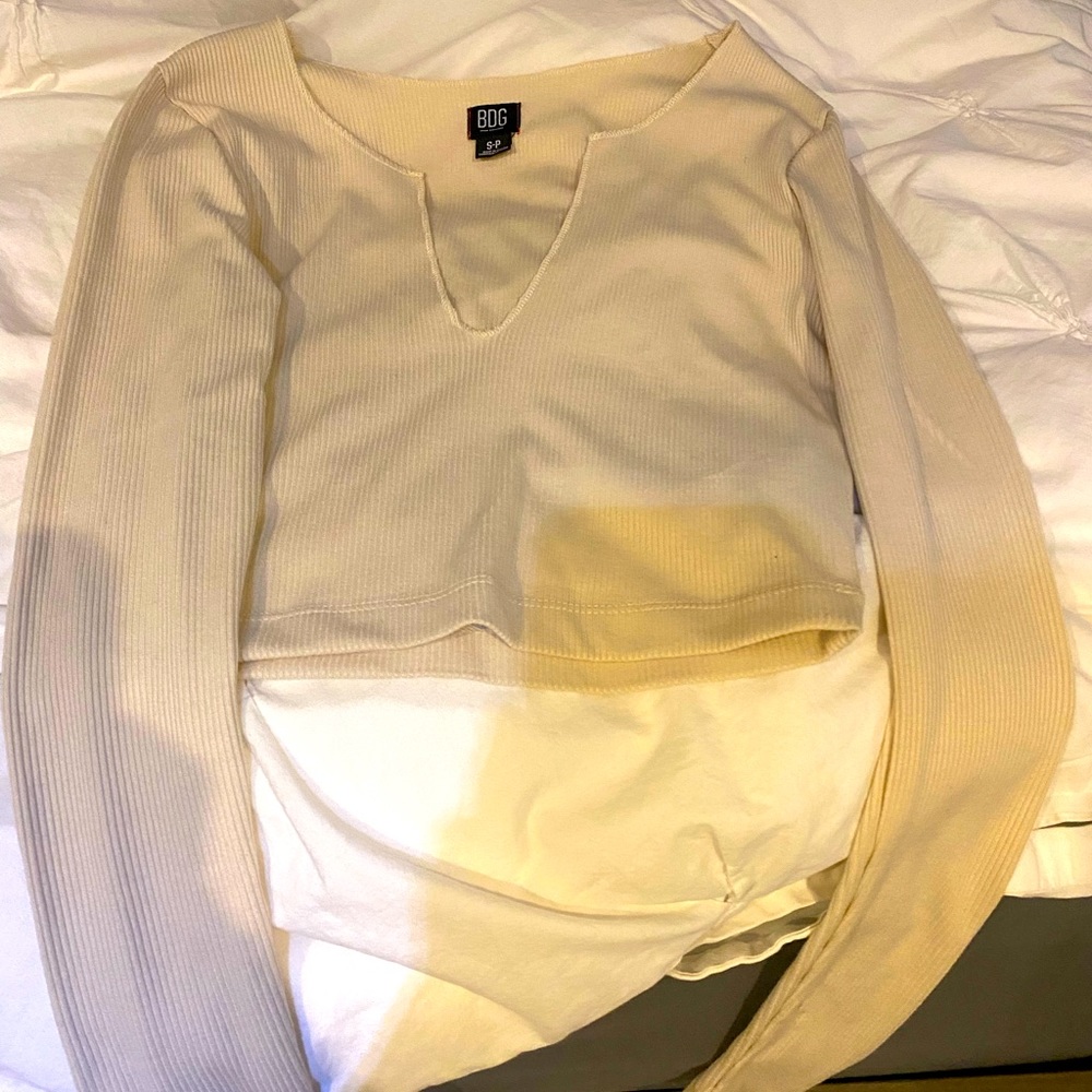 BRAND NEW urban top